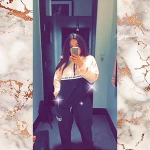 Meet your Posher, Jasmine